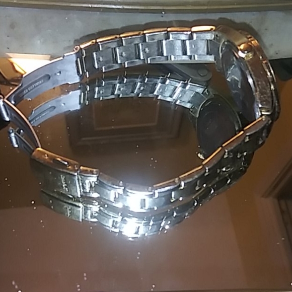 Unisex Guess Waterpro Gold watch - Picture 4 of 4